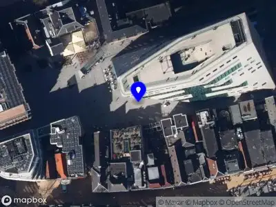 Politie met grote spoed naar de Nieuwe Markt in Groningen vanwege steekincident