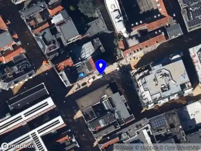 Politie met grote spoed naar de Oude Ebbingestraat in Groningen vanwege steekincident