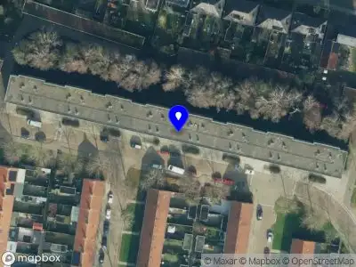 Brandweer met grote spoed naar de Gerard Doustraat in Almelo vanwege middelgrote brand