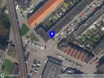 Ambulance met gepaste spoed naar de Wevershoekstraat in Rotterdam