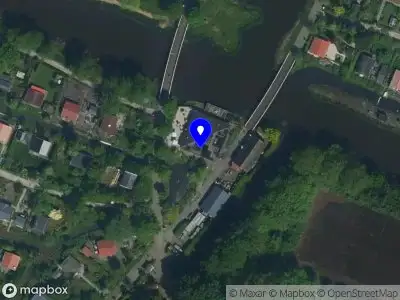 Ambulance met grote spoed naar de Kadoelenpad in Amsterdam