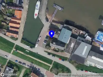 Ambulance met gepaste spoed naar de Oosthavenzijde in Puttershoek