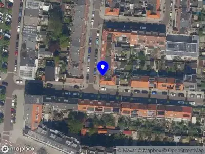 Ambulance met gepaste spoed naar de J A Alberdingk Thijmstraat in Schiedam