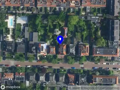 Brandweer met gepaste spoed naar de Wolfert van Borsselenweg in Amstelveen vanwege een liftopsluiting