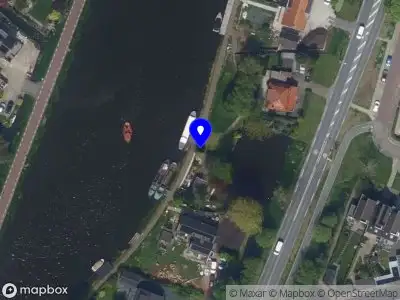 Ambulance met gepaste spoed naar de Oostkanaalkade in Ter Aar