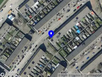 Ambulance met grote spoed naar de Abadanstraat in Hoogvliet Rotterdam