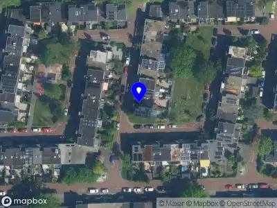 Ambulance met gepaste spoed naar de Joop IJisbergstraat in Amsterdam