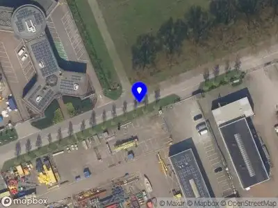 Ambulance met gepaste spoed naar de Quarantaineweg in Rotterdam