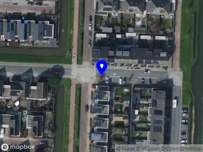 Ambulance met grote spoed naar de Knottenbeltlaan in Numansdorp