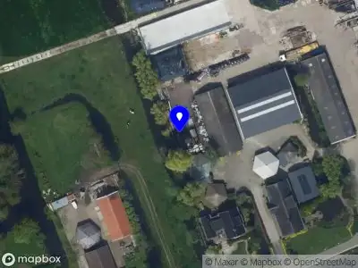 Ambulance met grote spoed naar de Geerkade in Wilnis