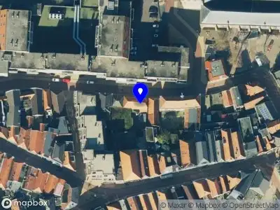 112 melding Brandweer met gepaste spoed naar de Neerwoldstraat in Steenwijk vanwege een liftopsluiting