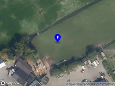 Brandweer met grote spoed naar de Polderweg in Schiedam vanwege een buitenbrand