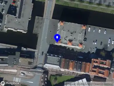 Ambulance met gepaste spoed naar de Gedempt Kanaal in Middelharnis