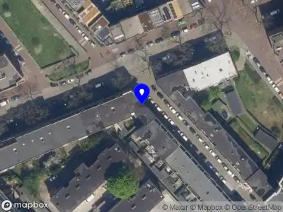 Ambulance met grote spoed naar de Couwaelstraat in Rotterdam