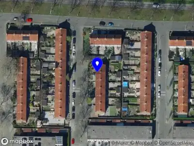 Ambulance met grote spoed naar de Arkestein in Rotterdam