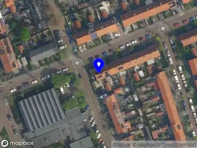 Ambulance met grote spoed naar de Willem de Zwijgerlaan in Pijnacker