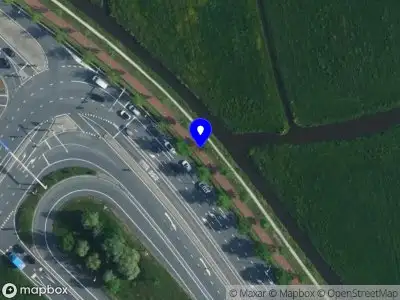 Brandweer met grote spoed naar de Overdiemerweg in Diemen vanwege afhijsen patient