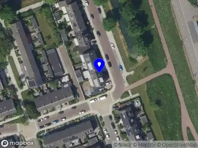 Ambulance met grote spoed naar de Samuel van Houtensingel in Zwijndrecht