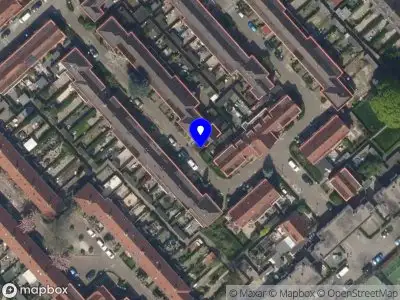 Ambulance met grote spoed naar de West-Pietermanstraat in Rotterdam