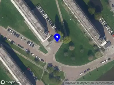 Ambulance met grote spoed naar de Van Adrichemweg in Rotterdam