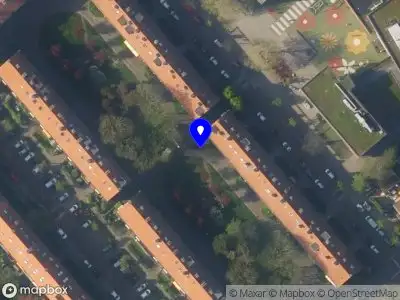 Ambulance met gepaste spoed naar de Oppenheimstraat in Leiden