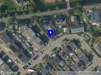 Ambulance met grote spoed naar de Willem Barthoenstraat in Voorhout