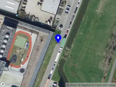 Ambulance met gepaste spoed naar de Beurtschipperstraat in Hoogvliet Rotterdam