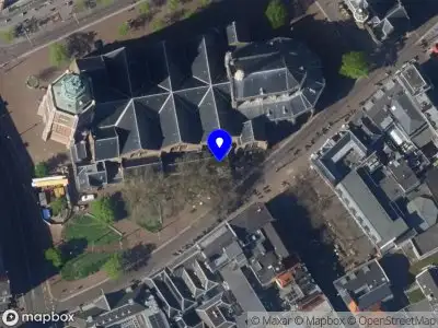 Ambulance met gepaste spoed naar de Rond de Grote Kerk in 's-Gravenhage