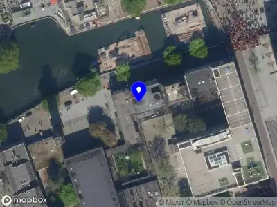 Ambulance met grote spoed naar de 1e Nieuwstraathof in Rotterdam