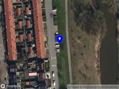 Politie met grote spoed naar de Dennenstraat in Leeuwarden vanwege steekincident