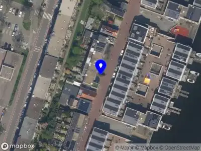 Ambulance met gepaste spoed naar de Kortedijk in Vlaardingen