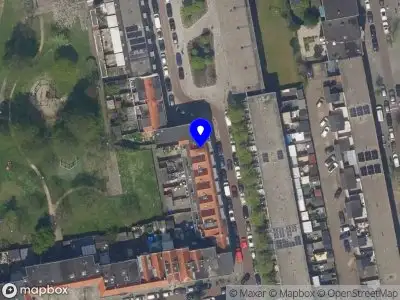 Ambulance met gepaste spoed naar de Beverstraat in Rotterdam