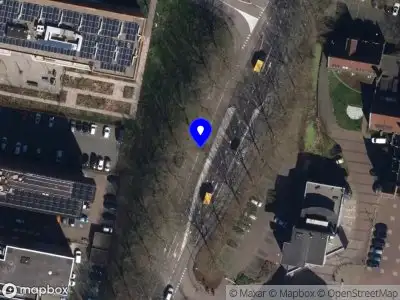 Brandweer met grote spoed naar de Van Loonstraat in Leeuwarden vanwege voertuigen te water