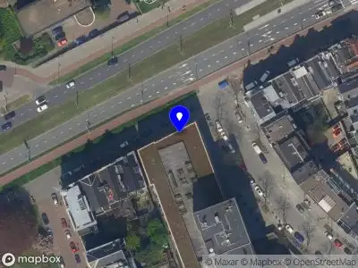 Ambulance met gepaste spoed naar de Westzeedijk in Rotterdam