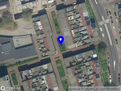 Ambulance met grote spoed naar de Vijgenboomhof in IJmuiden