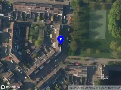 Ambulance met grote spoed naar de Caro van Eyckstraat in Leiden