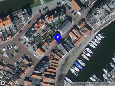 Ambulance met grote spoed naar de Vissersdijk in Middelharnis
