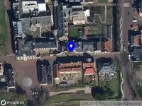 Politie met grote spoed naar de Kloosterstraat in Assen vanwege steekincident