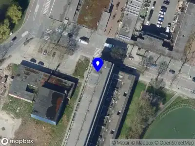 Ambulance met grote spoed naar de Wonderklauwpad in Hoogvliet Rotterdam