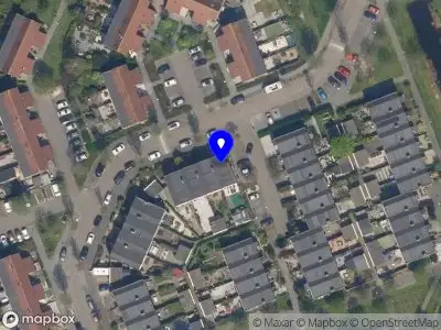 Ambulance met grote spoed naar de Frieslandlaan in Vlaardingen