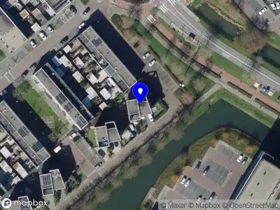 Ambulance met gepaste spoed naar de Koedoodsekade in Rhoon