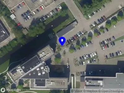 Ambulance met gepaste spoed naar de Newtonweg in Leiden