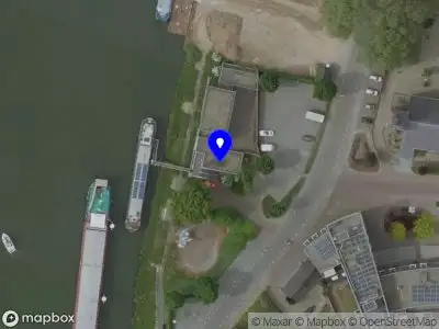 Brandweer met grote spoed naar de Oude Loswal in Maasbracht vanwege voertuigbrand