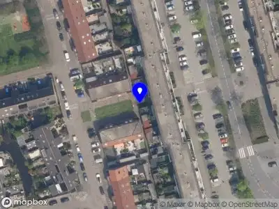 Ambulance met grote spoed naar de Robert Stolzhof in Rotterdam