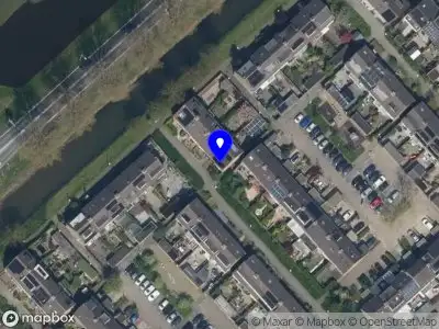 Ambulance met grote spoed naar de Merellaan in Capelle aan den IJssel