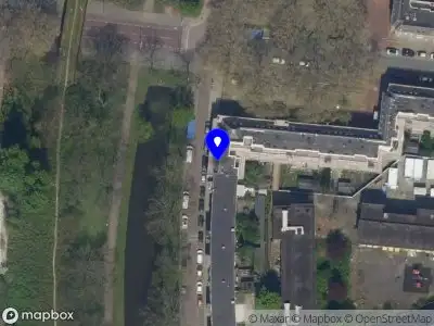 Ambulance met grote spoed naar de Spaansebocht in Rotterdam