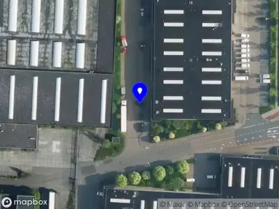 Ambulance en brandweer met grote spoed naar de Kousenmakersweg in Haarlem