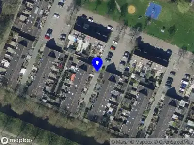 Brandweer met gepaste spoed naar de Sadkopad in Hoogvliet Rotterdam vanwege reanimatie