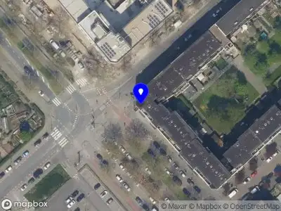 Ambulance met grote spoed naar de Oranjeboomstraat in Rotterdam