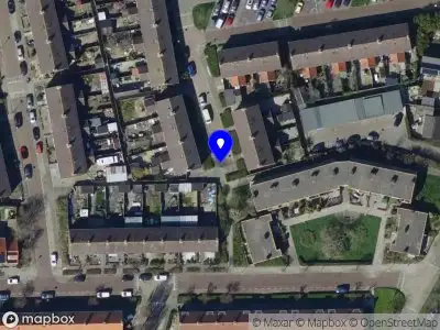 Ambulance met grote spoed naar de Oost Barrièrestraat in Hellevoetsluis